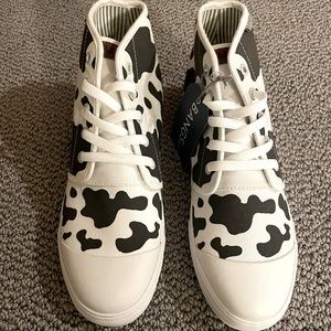 Bangs high tops. Cow print. 7.5